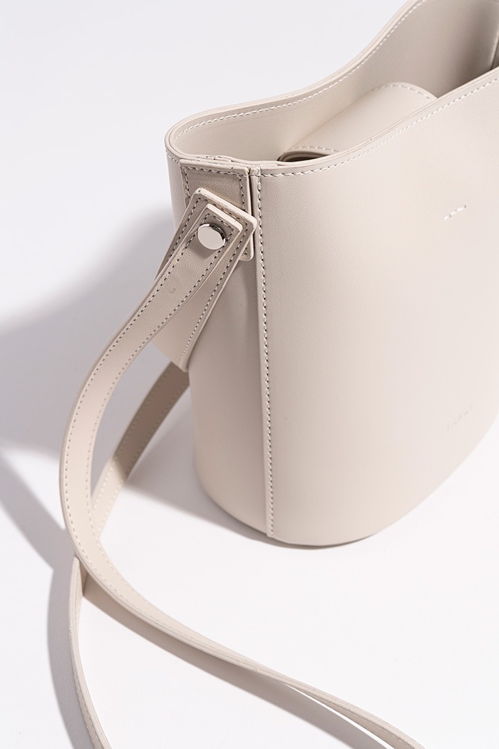 YH-770 CROSSBODY BAG_IVORY
