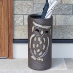 信楽焼きかさたて 黒ぼかしふくろう傘立て 陶器 傘立て　ふくろう傘立て ［kt-0291］|傘立て