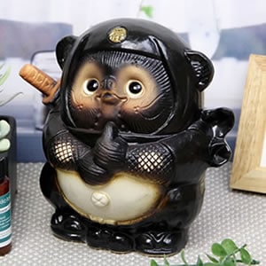 信楽焼 たぬき 信楽焼きたぬき ドロン忍者狸(黒) 陶器タヌキ［ta-0082