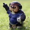 信楽焼きたぬき サッカー狸(メス) 陶器タヌキ［ta-0263］|たぬき