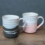 信楽焼 ペア マグカップ 保温 2客セット 陶器 結婚祝い 食器 スープカップ おしゃれ 保温 かわいい 和食器 日本製 カップ やきもの コップ 焼き物 器 潮騒(ブラック・ピンク)マグカップペアセ