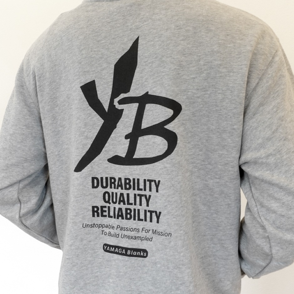 YB ジップフーディー