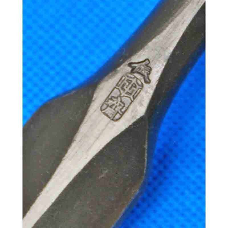 田斎作 脇差し鑿 九分（27mm） 黒仕上 鎬型 欅柄付 | 大工道具(匠の