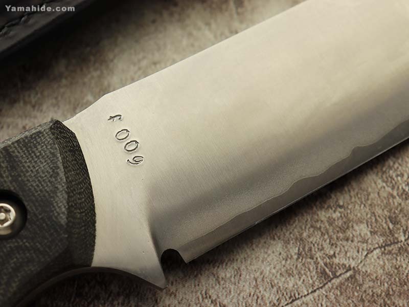 ハンティングナイフ デザインナイフ ブラック ナイロンシース付き ハンティングナイフ デザインナイフ ブラック ナイロンシース付き