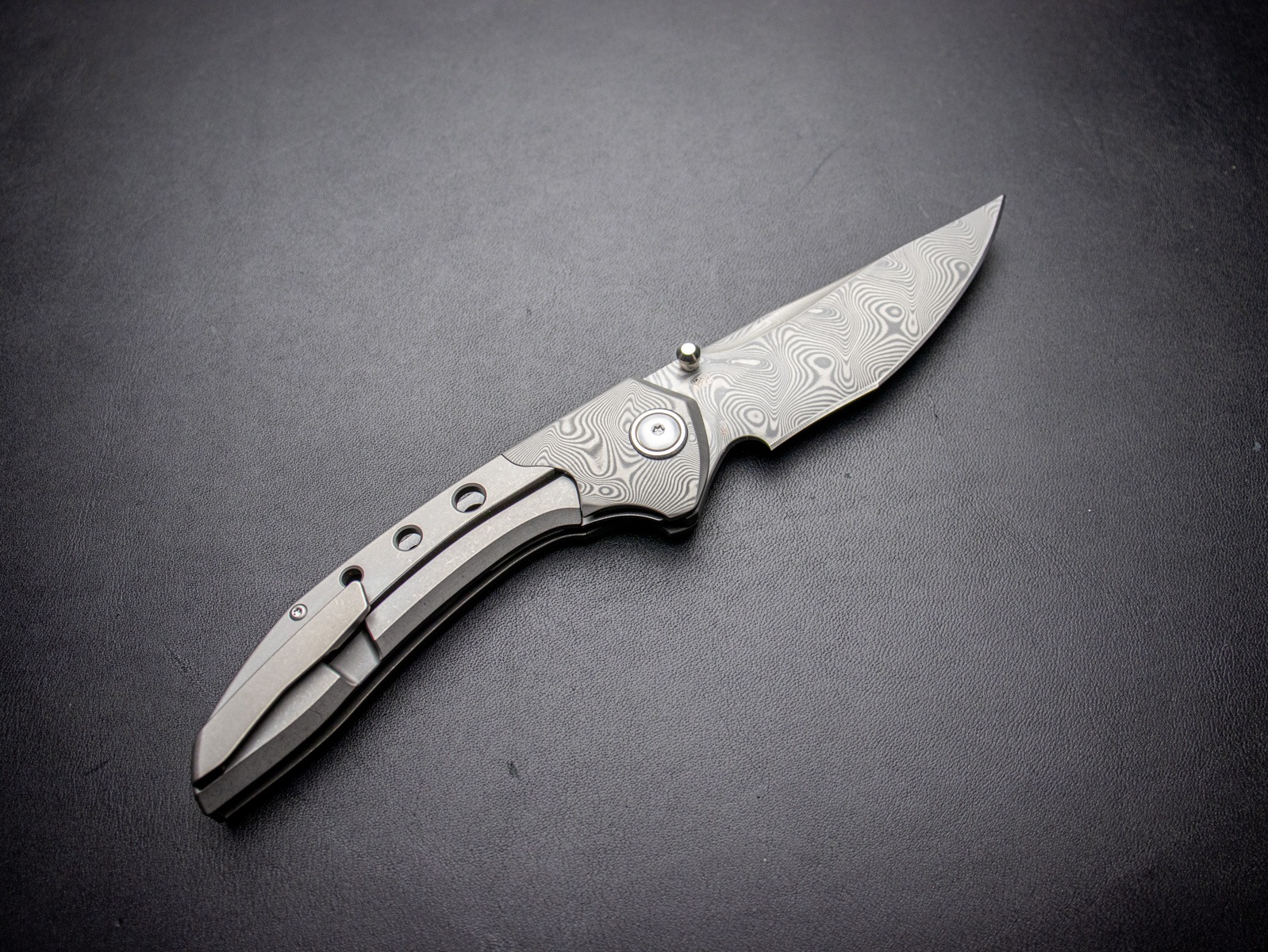 タマ CRKT オロチ ダマスカス 5681 チタン製フォールディングナイフ OROCHI
