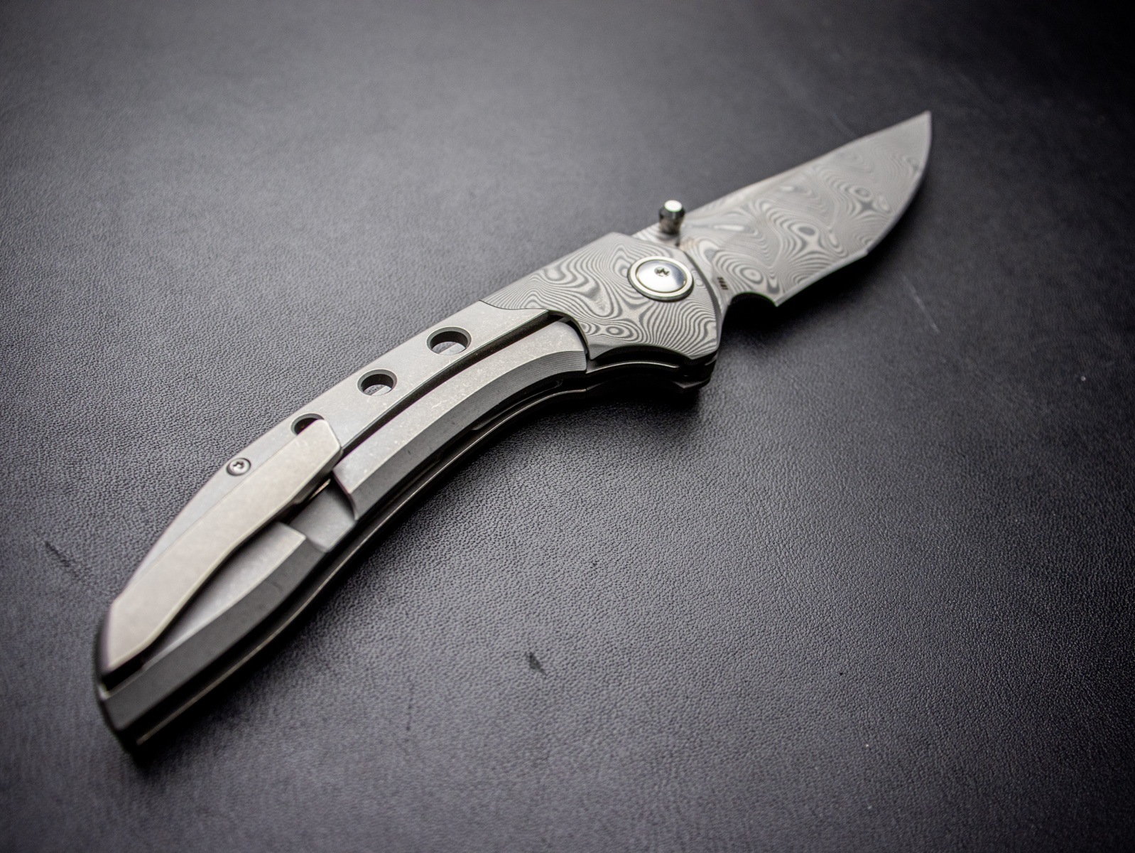 CRKT オロチ ダマスカス 5681 チタン製フォールディングナイフ OROCHI