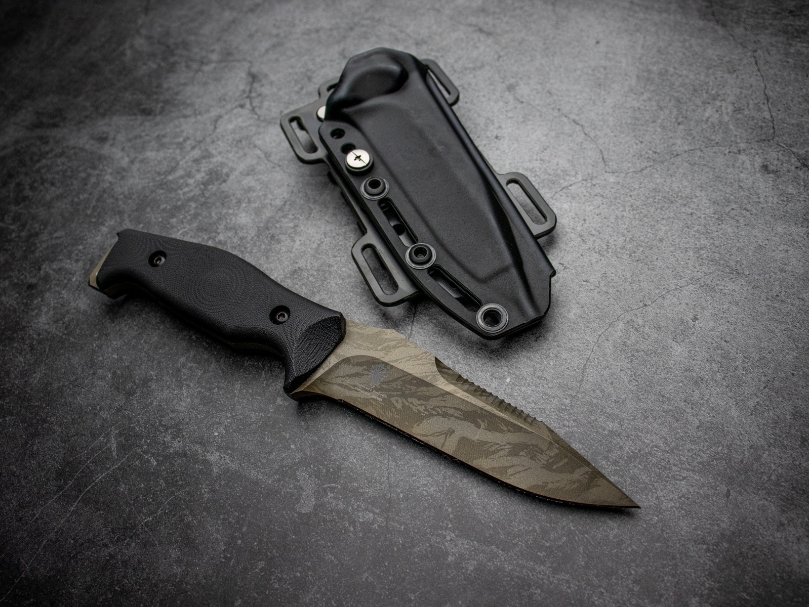 Makkari Knives 水闘犬 セレーションモデル チタン合金 6Al-4V