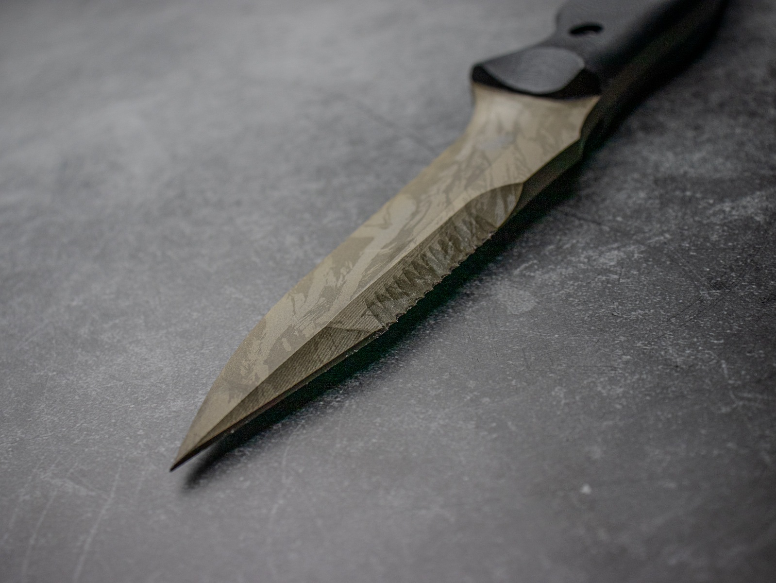 Makkari Knives 水闘犬 セレーションモデル チタン合金 6Al-4V