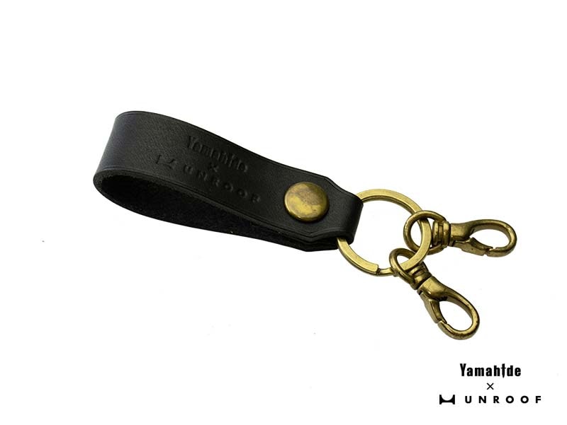 UNDERCOVER オリジナルスタッズ付きブラックレザーキーホルダー UNDERCOVER オリジナルスタッズ付きブラックレザーキーホルダー