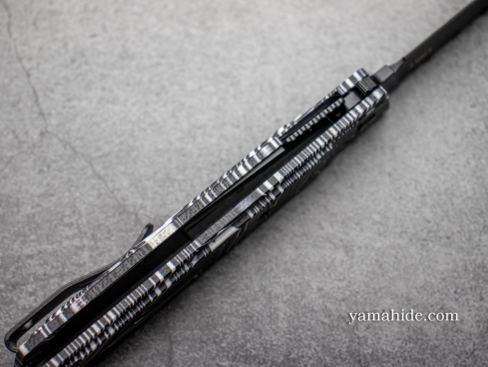 CRKT ゼフィア マーブルブラック Zephyr Liner Lock Marbled Black