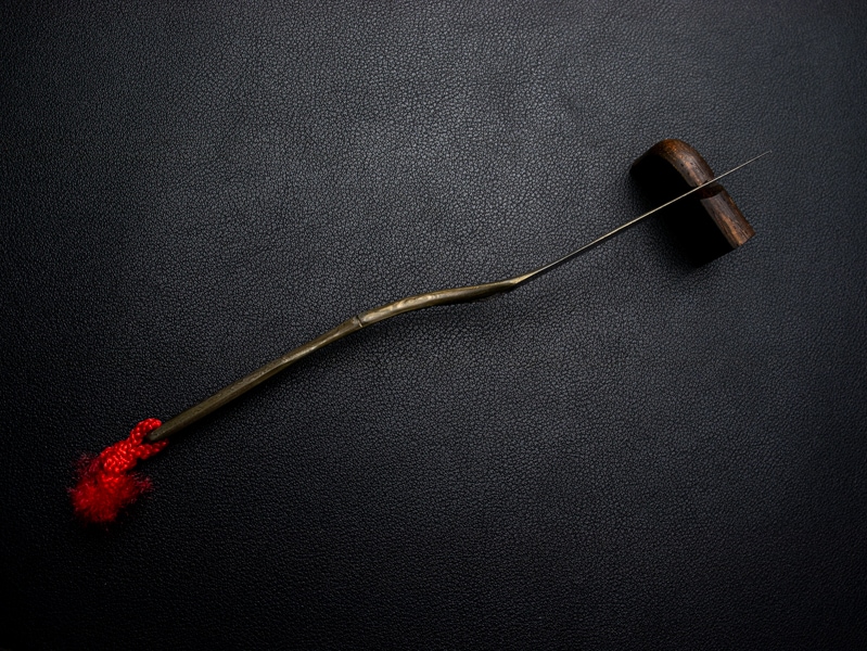 伝家の宝刀専用 ページを出しました。 刀匠 高羽弘宗 作 切り出し A (赤糸巻き柄) Swordsmith Takaba's