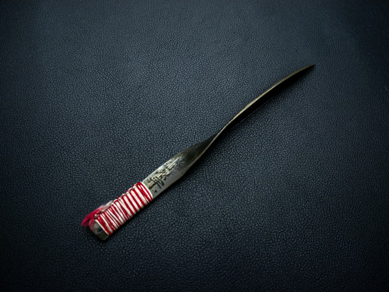 刀匠 高羽弘宗 作 紙刀 (赤・白糸巻き柄) Swordsmith Takaba'sPaper