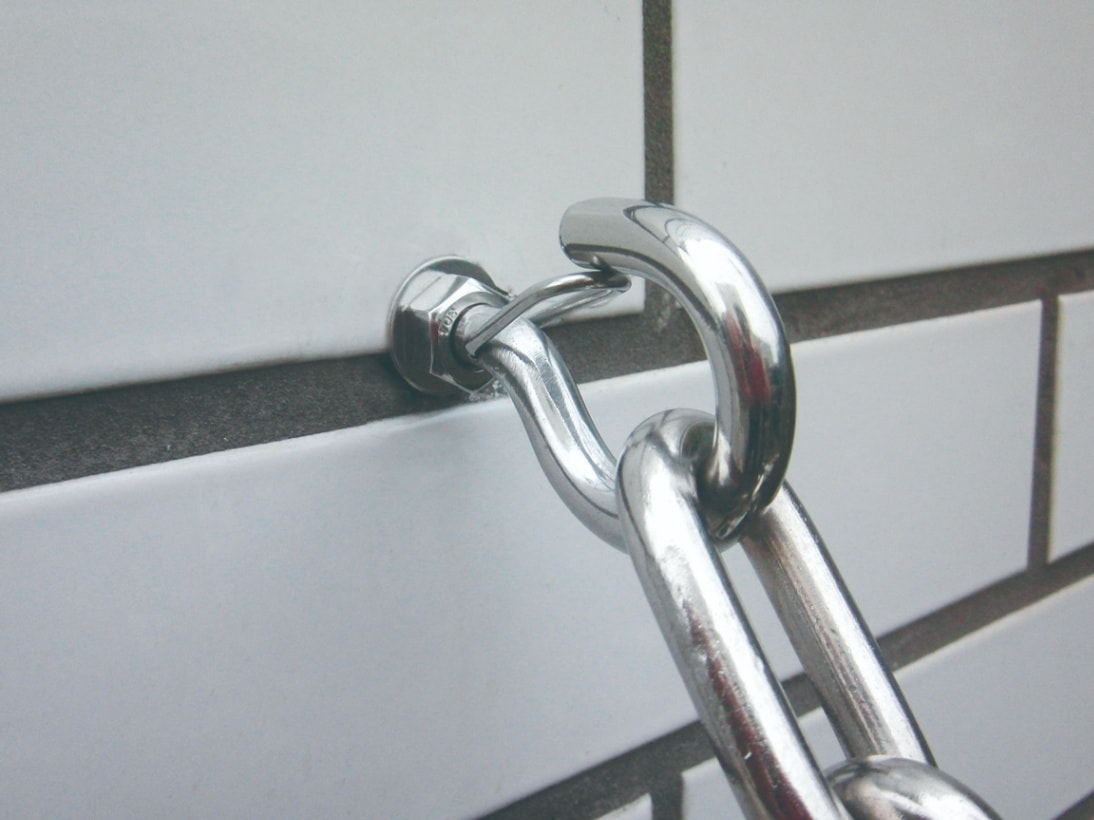 雨樋受け金物 OT5mm 丸足先折打込 両爪 3.5寸勾配 首下30mm 200個入 180L-120mm 黒 110412 主に東海・中京・関西・九州地方で使用 野島角清 アミD 雨樋受け金物 OT5mm 角足先穴打込 両爪 3寸5分勾配 首下30mm 100個入