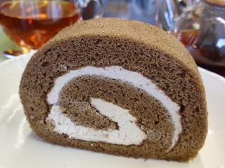 山本園の朝宮ほうじ茶ロールケーキ スイーツ あさみや銘茶 山本園
