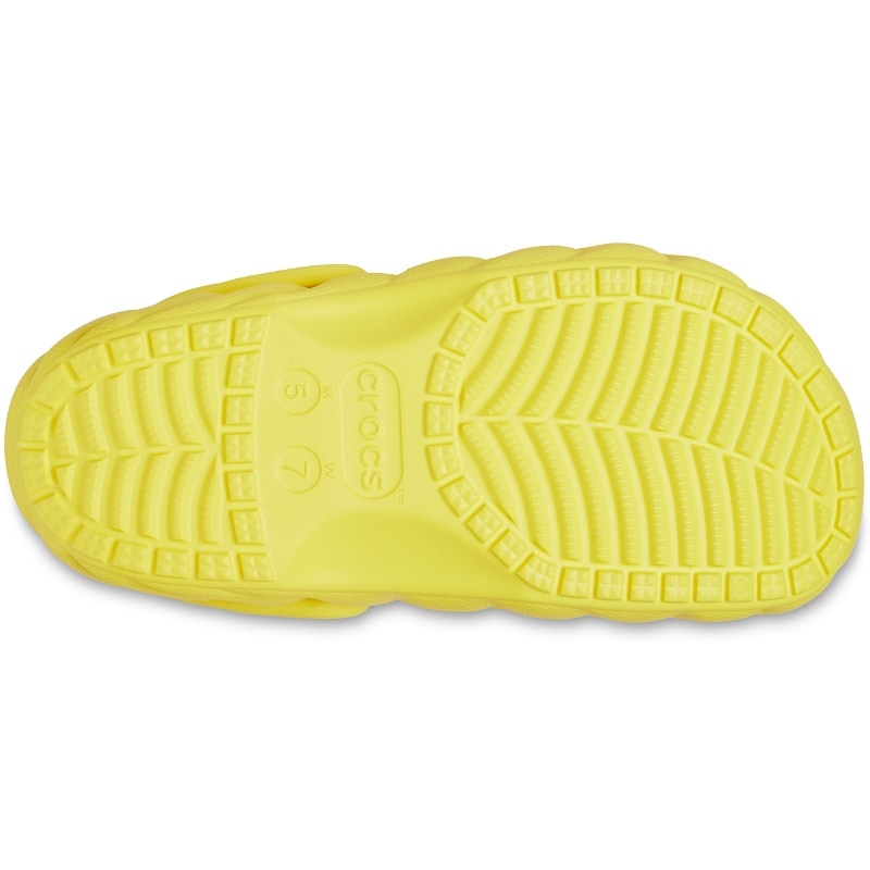 crocs 24HO CLASSIC LINED OVERPUFF CLOG Cyber Yellow 210059-77J