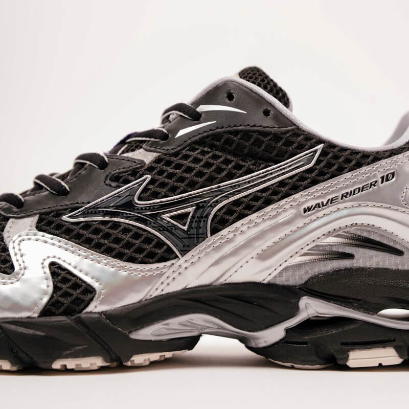 【セール30%OFF】MIZUNO 25SS WAVE RIDER 10 -Millennium Pack- D1GA250601 01:ブラック×ブラック×シルバー
