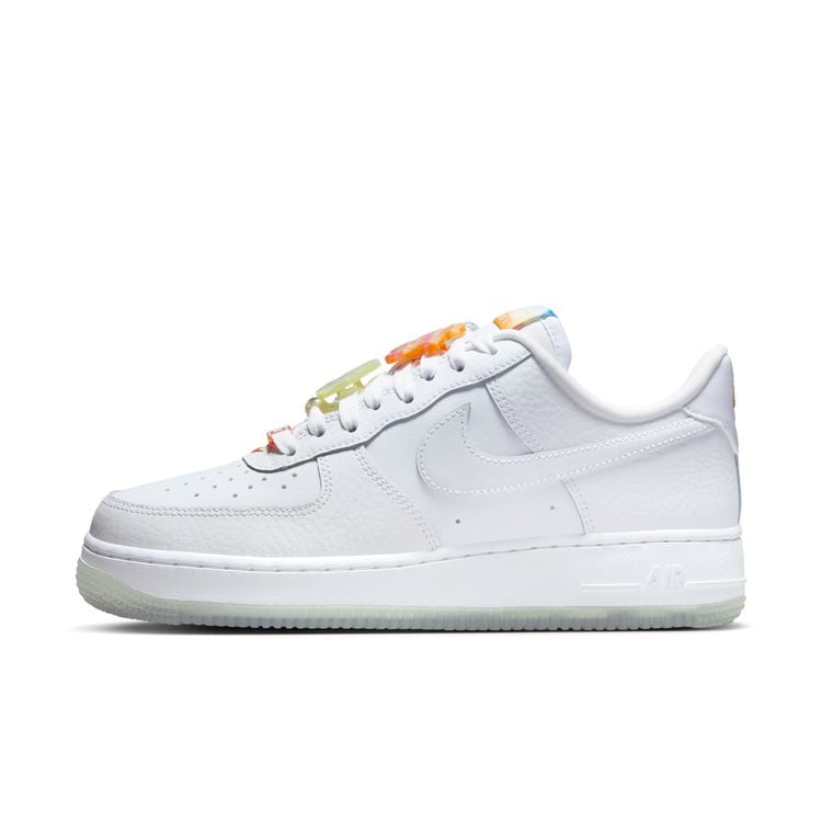 【セール30%OFF】NIKE SU25 NIKE WMNS AIR FORCE 1 '07 LX ホワイト/ホワイト-ホワイト-グレイシャーブルー IB8875-111
