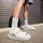 【セール30%OFF】 NIKE SU25 NIKE WMNS CALM SANDAL ライトボーン/ライトボーン-ライトボーン FJ6043-002