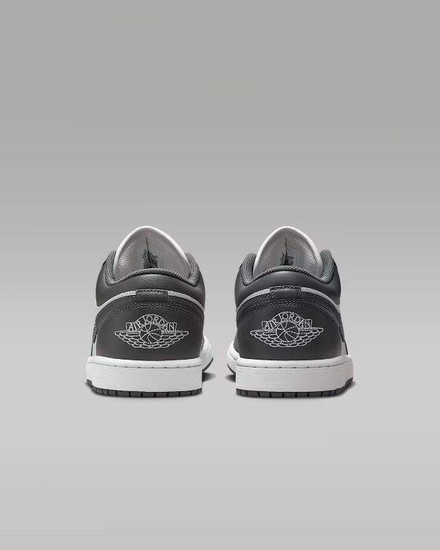 JORDAN BRAND FA25 AIR JORDAN 1 LOW アイアングレー/サミットホワイト 553558-044