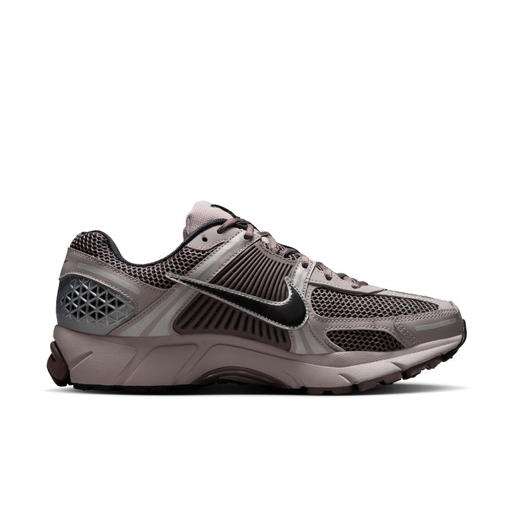 NIKE FA25 NIKE ZOOM VOMERO 5 カレッジグレー/ブラック-ケイブストーン FB9149-005
