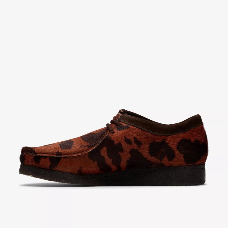 Clarks AW25 M Wallabee Brown Cow Print 26183756