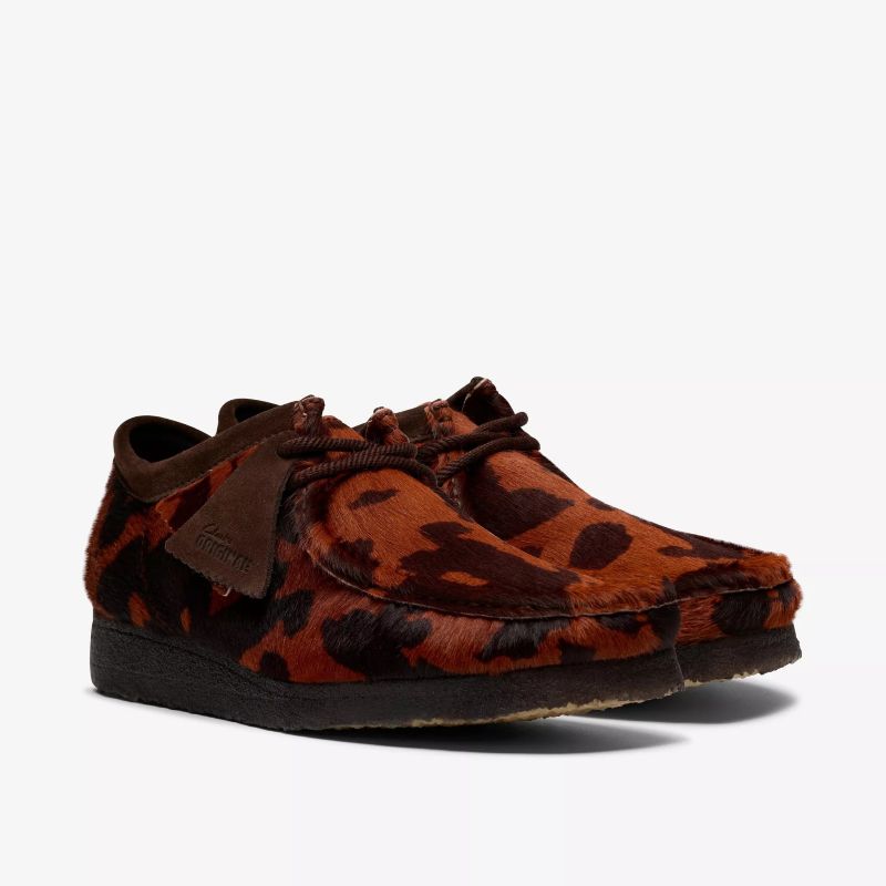 Clarks AW25 M Wallabee Brown Cow Print 26183756