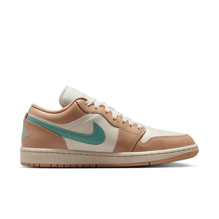 JORDAN BRAND FA25 WMNS AIR JORDAN 1 LOW ライトオールウッドブラン/キャノン‐ヘンプ DC0774-130