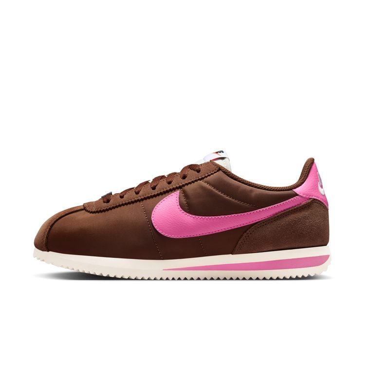 NIKE HO25 NIKE WMNS CORTEZ ファウナブラウン/ピンクスペル-セイル-ホワイト DZ2795-203