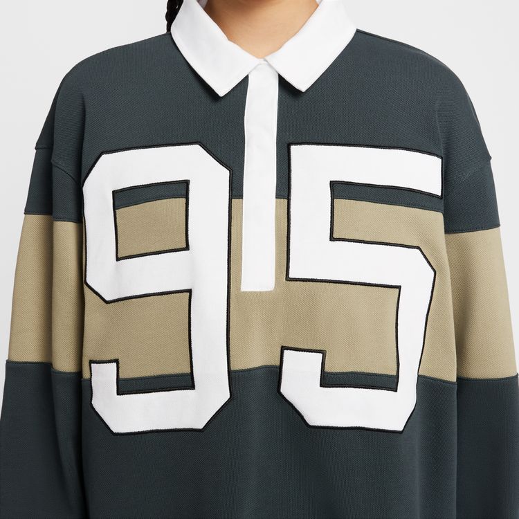 NIKE HO25 AS W NSW STREET LS GFX POLO シーウィード/ニュートラルオリーブ/ホワイト/セイル HV4034-390