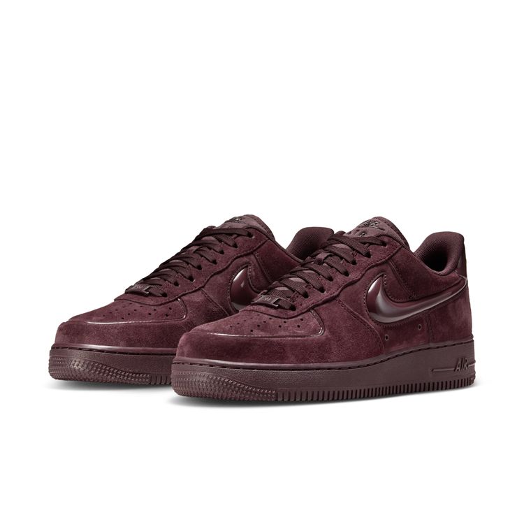 【ナイキ/ナイキ エア フォース 1 07 ウィメンズシューズ】NIKE HO25 NIKE WMNS AIR FORCE 1 '07 バーガンディクラッシュ/バーガンディクラッシュ-ブラック HV4406-600
