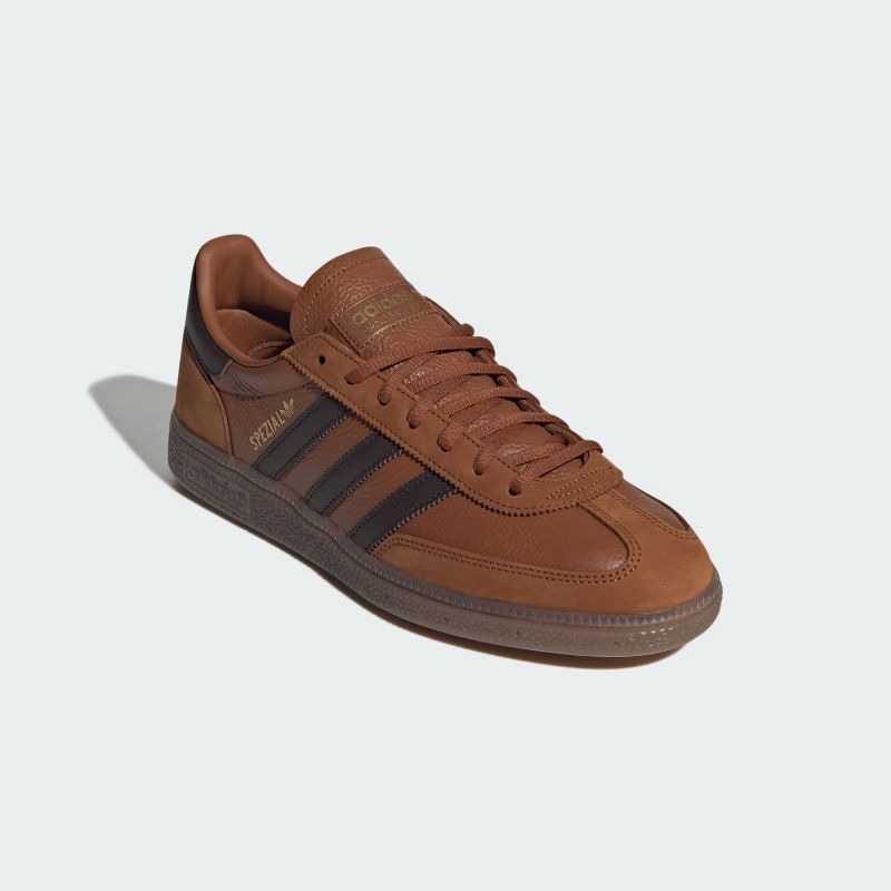 adidas 26Q1 12/11 HANDBALL SPEZIAL ダスキーブロンズ/オーロラコーヒー/ガム IH6569