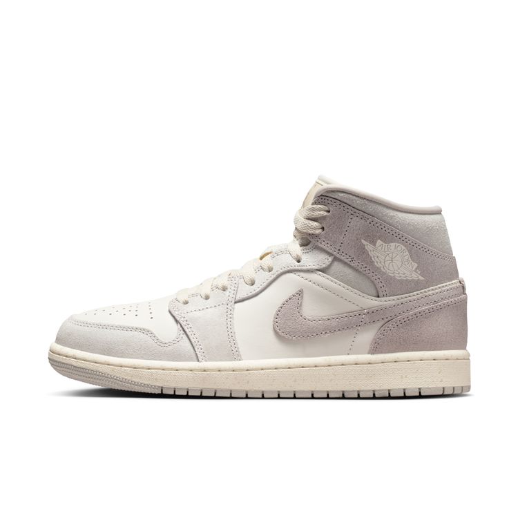 JORDAN BRAND SP26 WMNS AIR JORDAN 1 MID SE ライトアイアンオール゛/エニグマストーン-ペイルアイボリー IB7010-001