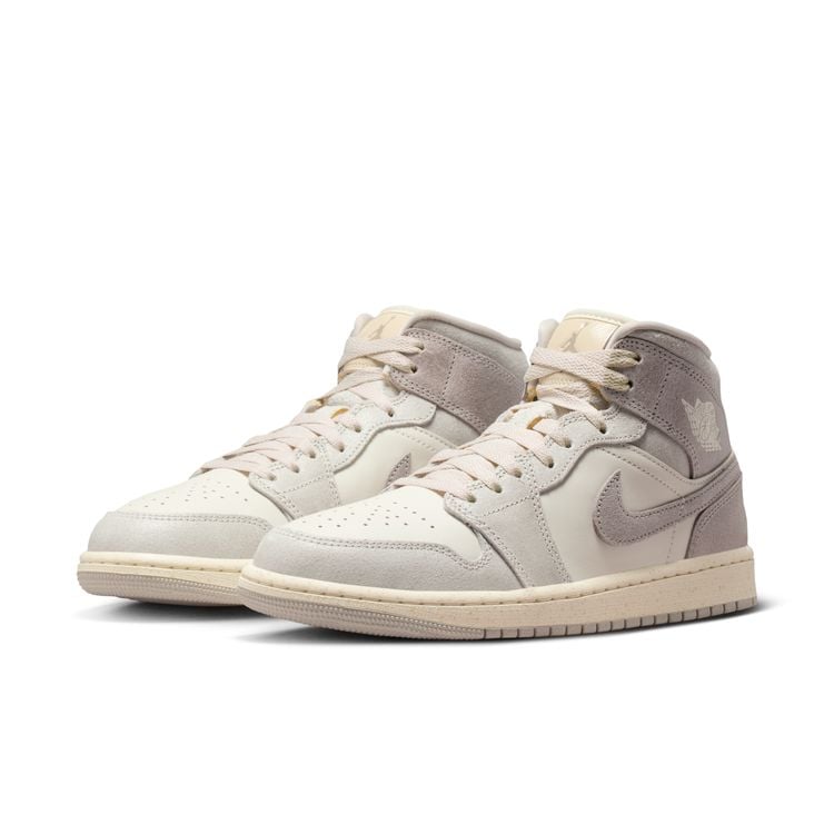 JORDAN BRAND SP26 WMNS AIR JORDAN 1 MID SE ライトアイアンオール゛/エニグマストーン-ペイルアイボリー IB7010-001