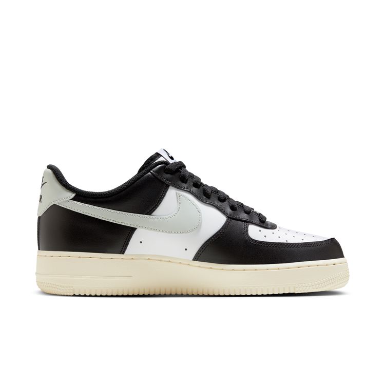 NIKE SP26 NIKE AIR FORCE 1 '07 ホワイト/ライトシルバー-ココナッツミルク-ブラック FQ6848-101