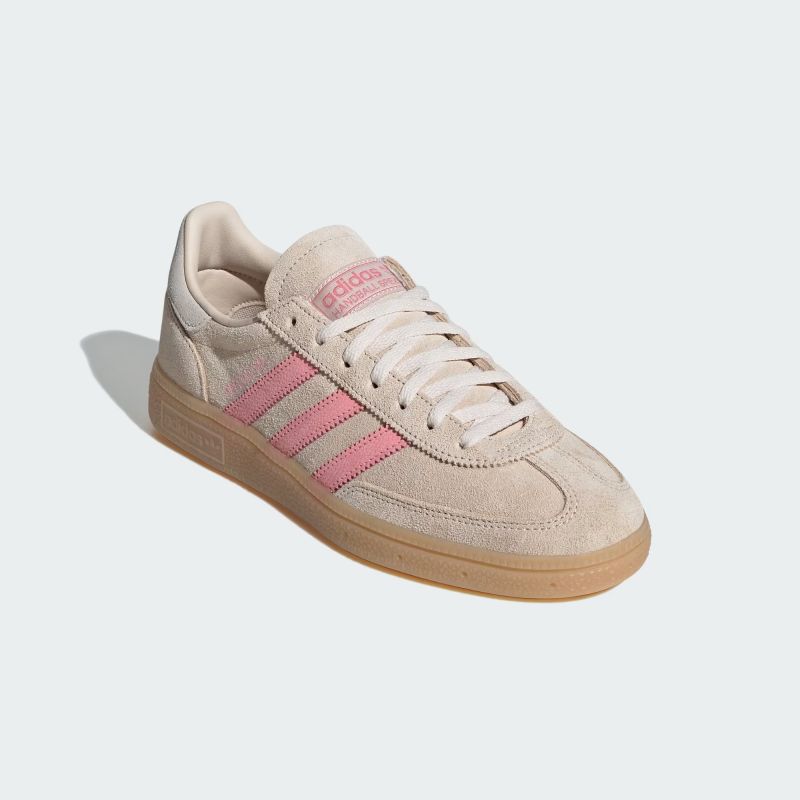 adidas 26Q1 HANDBALL SPEZIAL W クリスタルリネン/ピンクスパーク/ワンダーホワイト IH1501