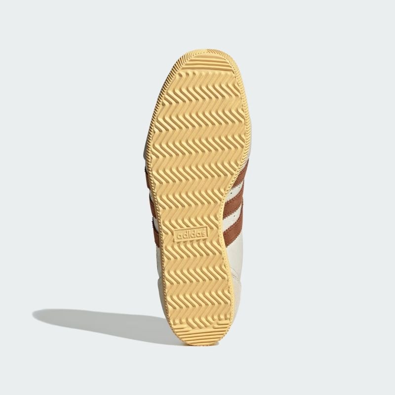 adidas 26Q1 JAPAN W オフホワイト/ダスキーブロンズ/ブラウンデザート IH1600