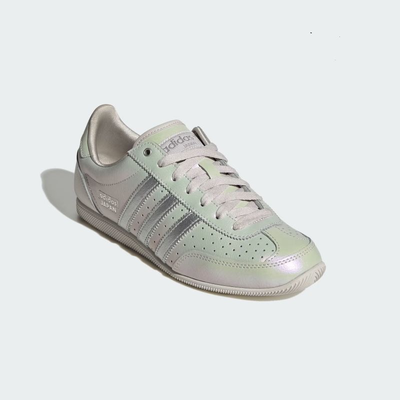 adidas 26Q1 JAPAN W グレーワン/サプライヤーカラー/チョークパール IH1605