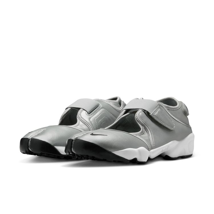 NIKE SP26 NIKE WMNS AIR RIFT メタリックシルバー/セイル-ブラック HM5737-003