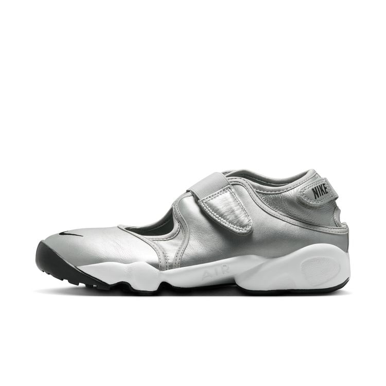 NIKE SP26 NIKE WMNS AIR RIFT メタリックシルバー/セイル-ブラック HM5737-003