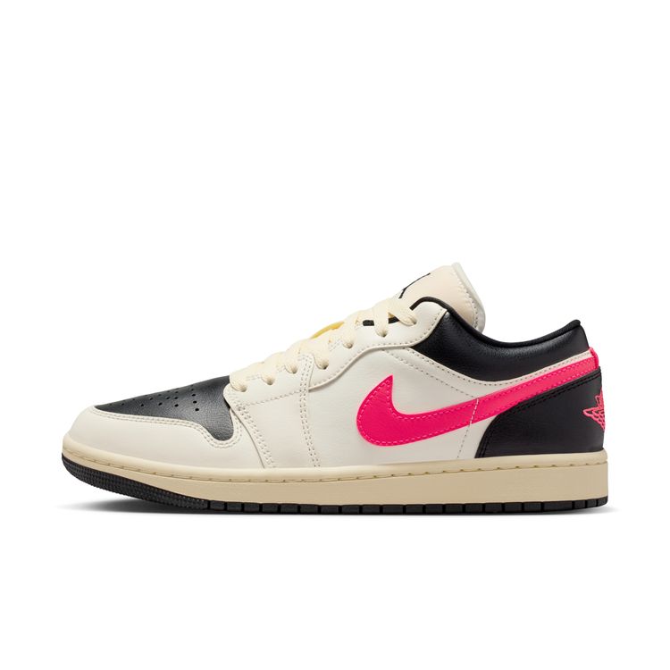 JORDAN BRAND SP26 WMNS AIR JORDAN 1 LOW ペールアイボリー/レーサー