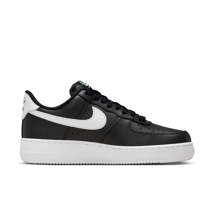 NIKE SP26 NIKE WMNS AIR FORCE 1 '07 PRM ブラック/ホワイト-メタリックゴールド-ホワイト IB6644-001