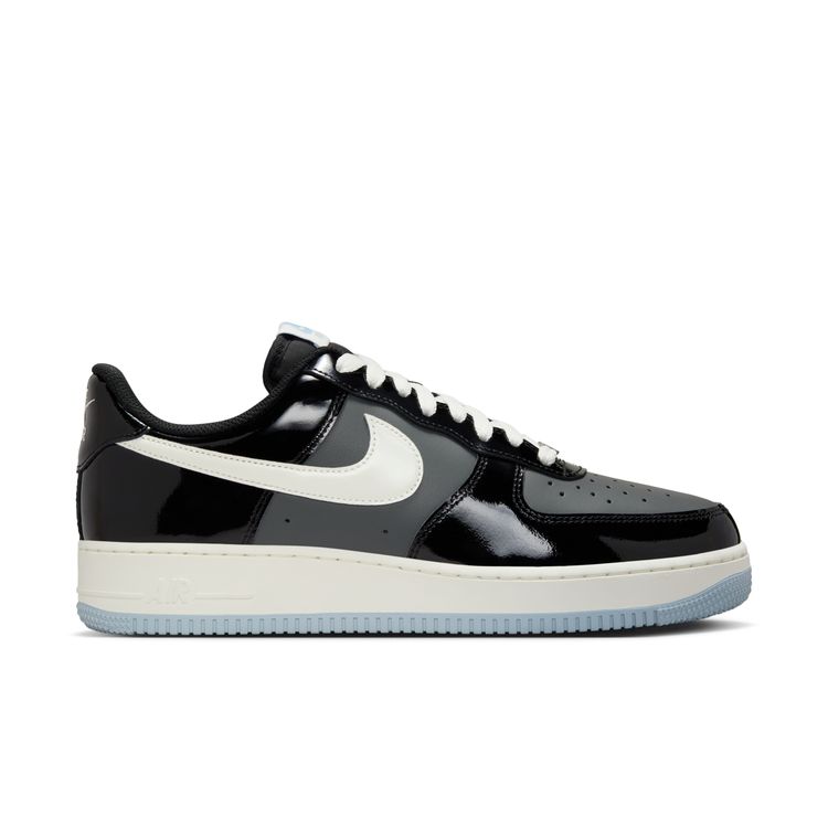 NIKE SU26 NIKE AIR FORCE 1 '07 ブラック/セイル-アーモリーブルー-アイアングレー IB7676-001