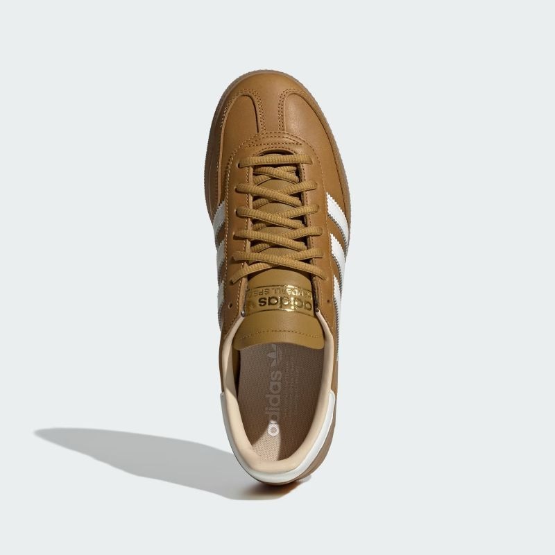 adidas 26Q2 adidas HANDBALL SPEZIAL プリラブドブロンズ/コアホワイト/ガム KI8580