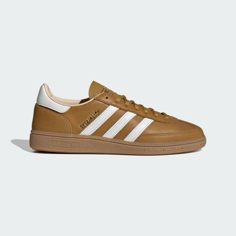 adidas 26Q2 adidas HANDBALL SPEZIAL プリラブドブロンズ/コアホワイト/ガム KI8580