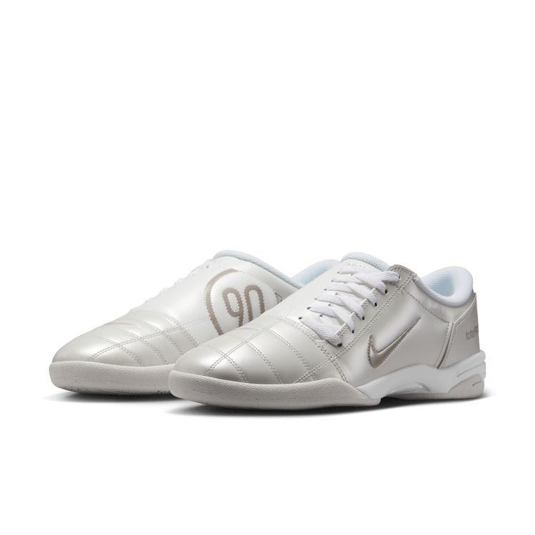 NIKE SU26 NIKE TOTAL 90 フォトンダスト/カレッジグレー-ホワイト-ウ゛ァストグレー HQ2851-002