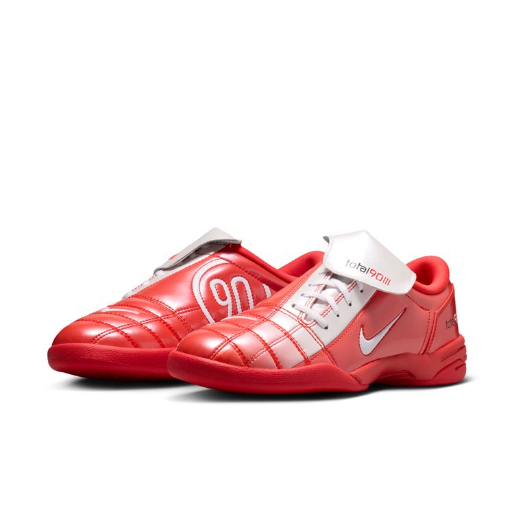 NIKE SU26 NIKE WMNS T90 SE ライトクリムゾン/ホワイト-ブラック IO2389-601