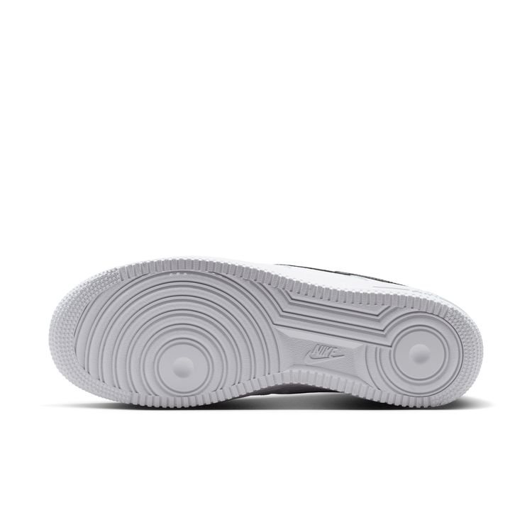NIKE SU26 NIKE AIR FORCE 1 '07 LV8 ホワイト/ブラックーホワイト IR0952-100