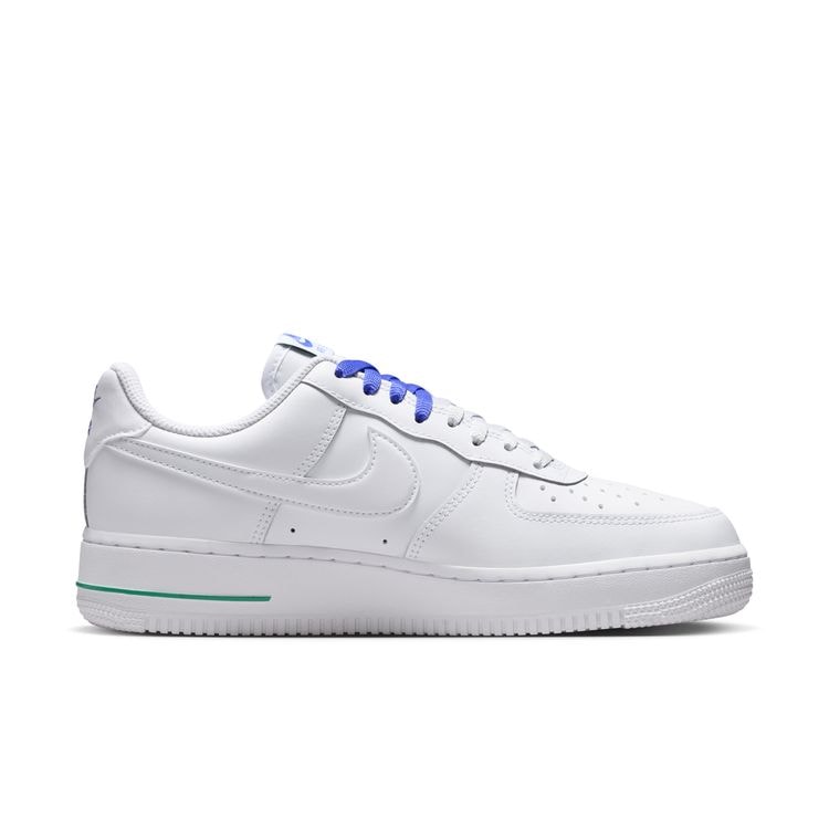 NIKE SU26 NIKE WMNS AIR FORCE 1 '07 SE ホワイト/ホワイト-ペルシアンバイオレット-スタジアムグリーン IF0498-101