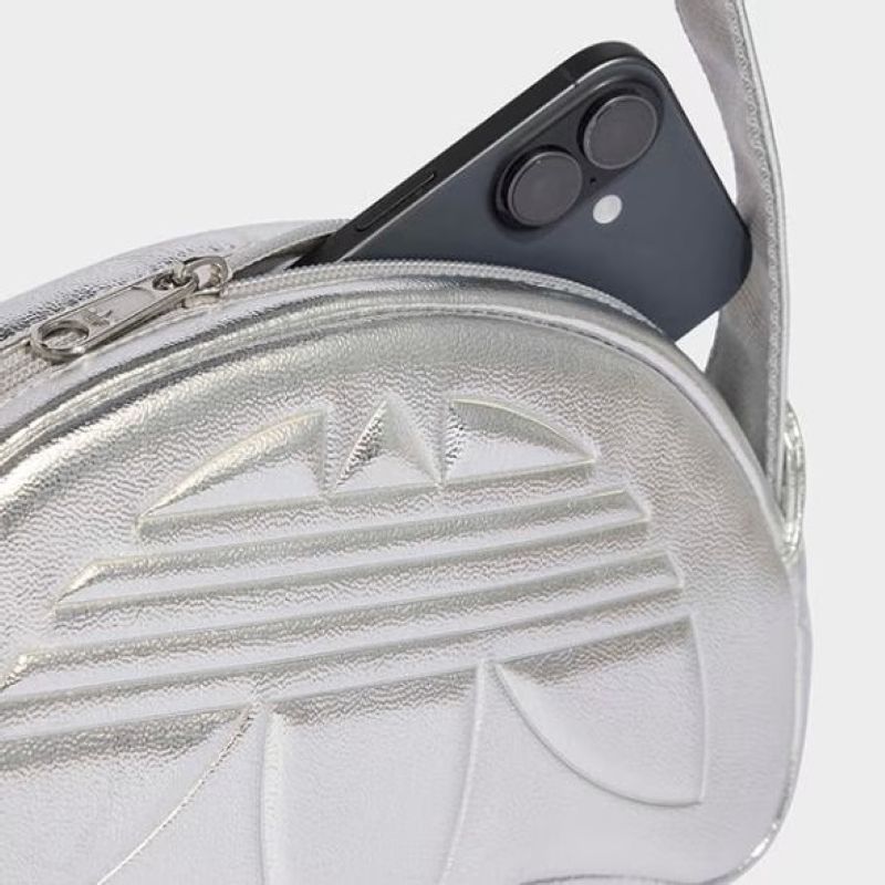 adidas 26Q3 adidas HERI TREFOIL BAG METALL シルバーメタリック