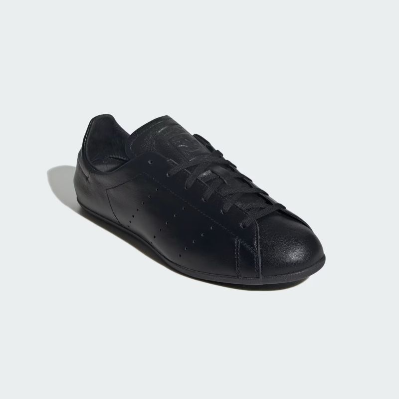adidas 26Q3 adidas STAN SMITH LO PRO W コアブラック/コアブラック/カーボン JR6010